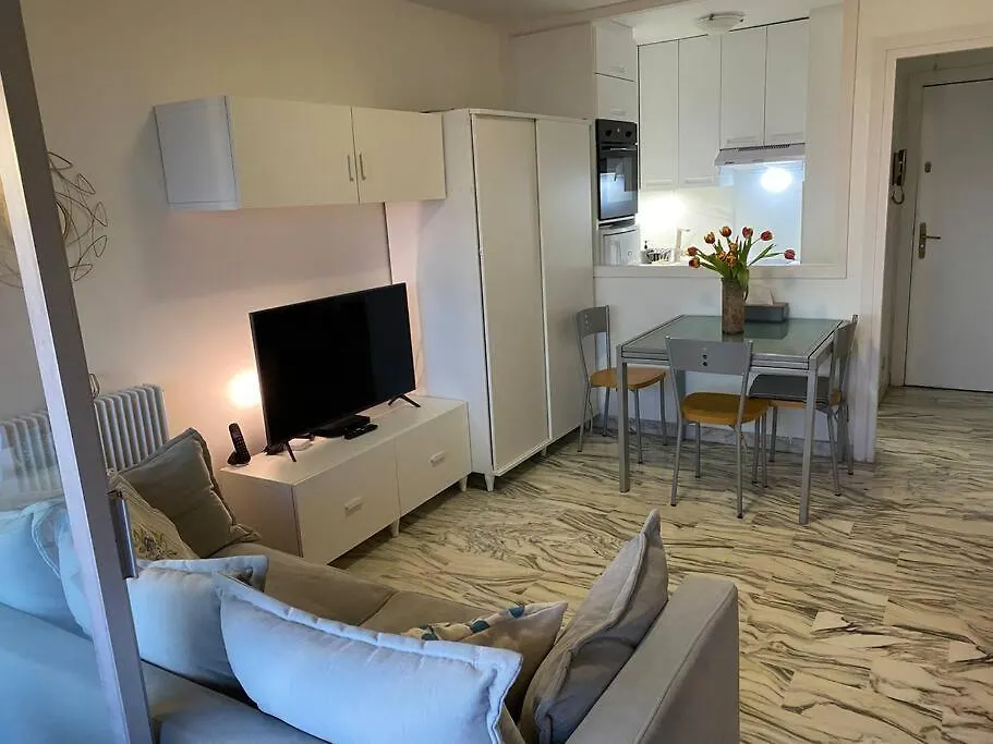 Apartment 2 Room Flat With Sea View, Private Parking, Swimming Pool, And Ac Cagnes-sur-Mer