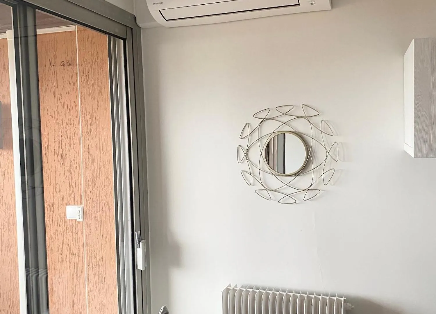 2 Room Flat With Sea View, Private Parking, Swimming Pool, And Ac Cagnes-sur-Mer Apartment