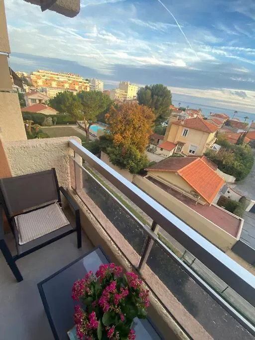 2 Room Flat With Sea View, Private Parking, Swimming Pool, And Ac カーニュ・シュル・メール